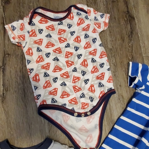 12 Month 4 Piece Lot Bundle Carters, Superman - Picture 2 of 5